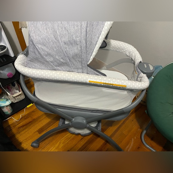 Baby Bassinet - Picture 4 of 8